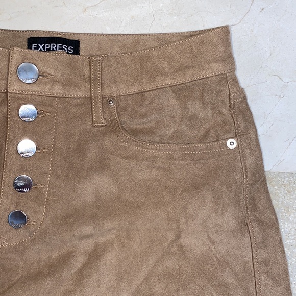 Womens Express Moleskin (Suede) button up 5 pocket Shorts! New Condition🔥Size 8 - Picture 4 of 8